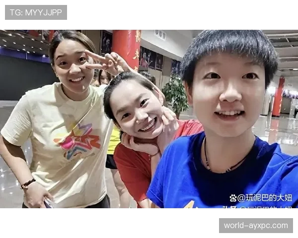 何卓佳训练完直接拎爱马仕去吃米其林，这姐的日常比偶像剧还敢拍